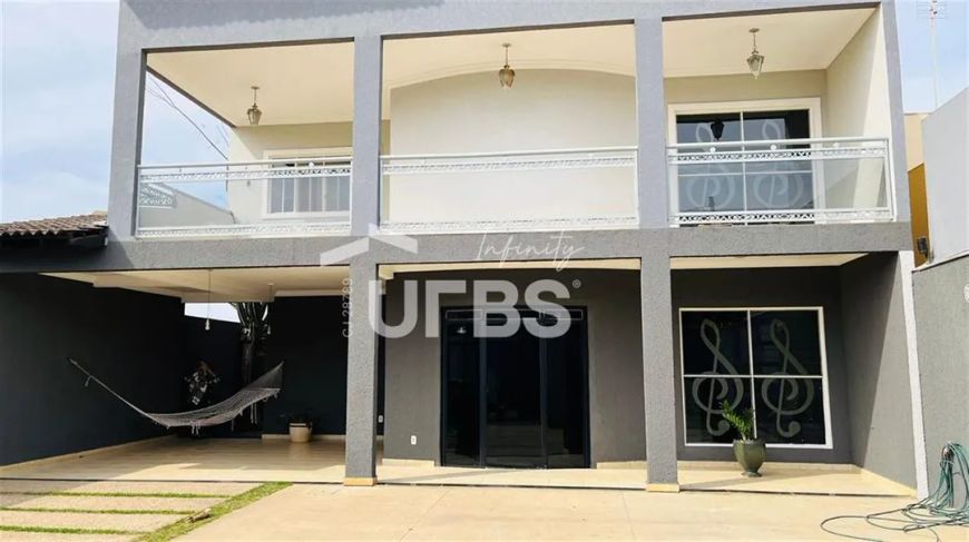0 - Sobrado 3 quartos, sendo 1 suíte