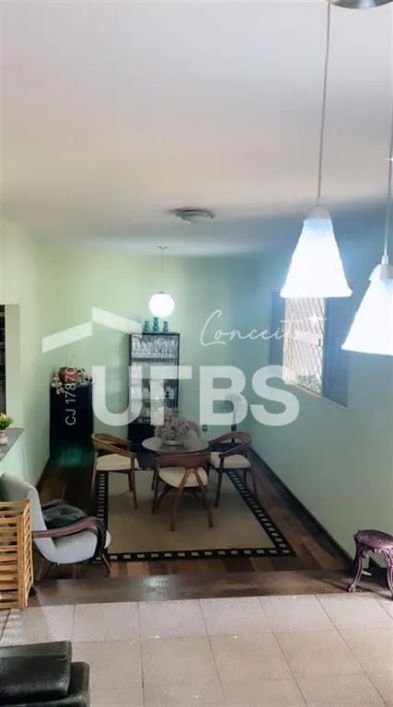 SOBRADO SETOR SUL - 4 SUITES - ENTRE AS RUAS 136 E AV. 88