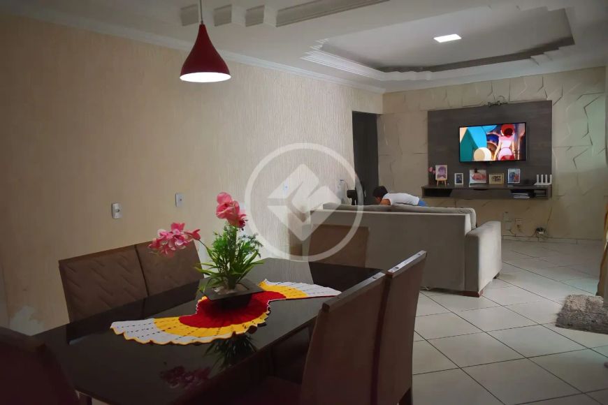 Casa com piscina no Solange Park codigo: 77512