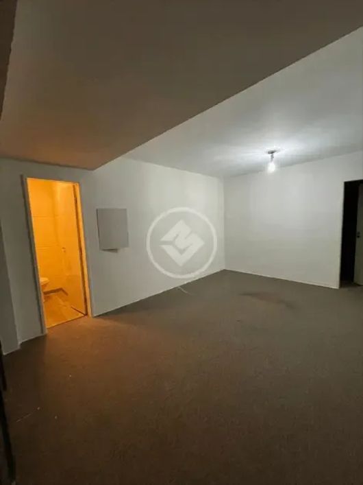 REF: Office1094 Salas comercial no Edifício Wall Street Center, sendo 175m², Goiânia-GO codigo: 2250