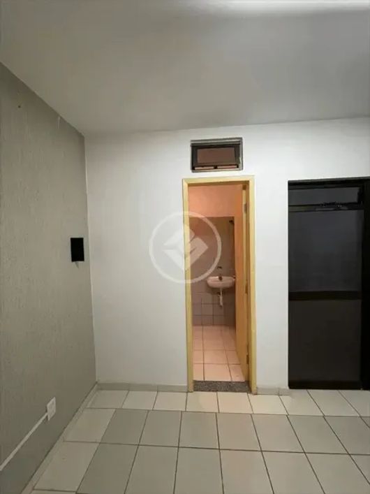 REF: Office1094 Salas comercial no Edifício Wall Street Center, sendo 175m², Goiânia-GO codigo: 2250