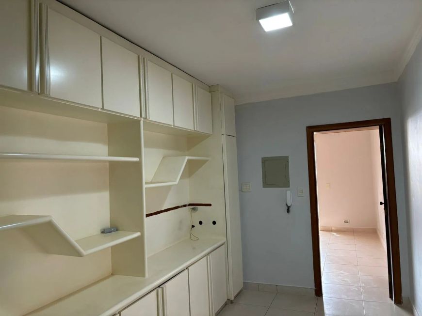 Sobrado para venda tem 223 metros quadrados com 4 quartos em Jardim América - Goiânia - GO