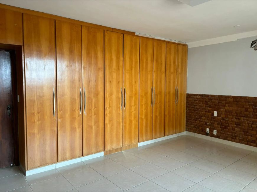Sobrado para venda tem 223 metros quadrados com 4 quartos em Jardim América - Goiânia - GO