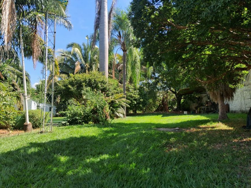 Área de 1469m2, proximo ao Shopping Passeio Águas, c/cozinha Industrial/piscina, ótima localização.