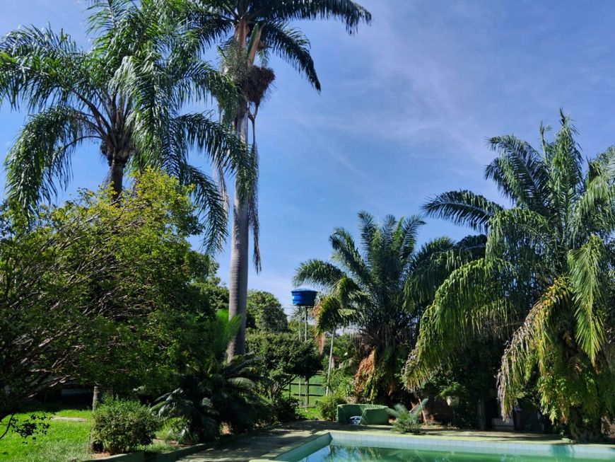 Área de 1469m2, proximo ao Shopping Passeio Águas, c/cozinha Industrial/piscina, ótima localização.