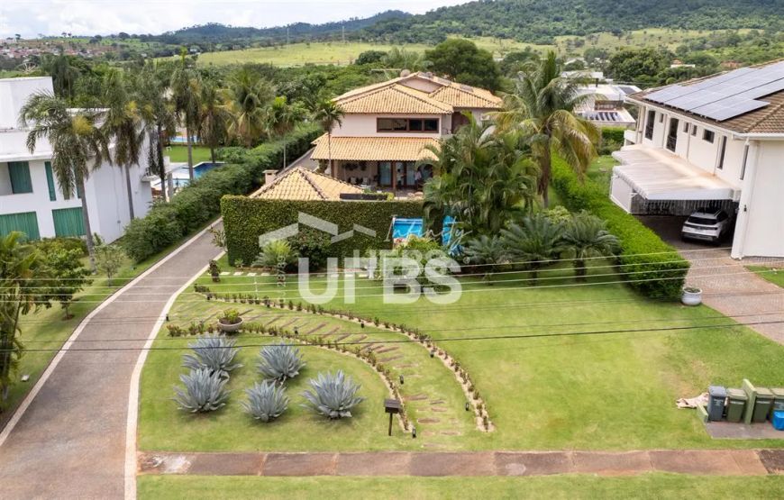 Belo sobrado no condomínio Aldeia do Vale, 692 m² de construção e 1.612 m² de terreno!