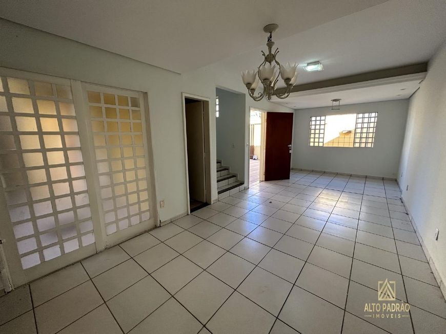 1014 -Sobrado com 3 suítes plenas, 6 vagas de garagens, à venda 189,02m² por R$ 595.000,00 no Jard