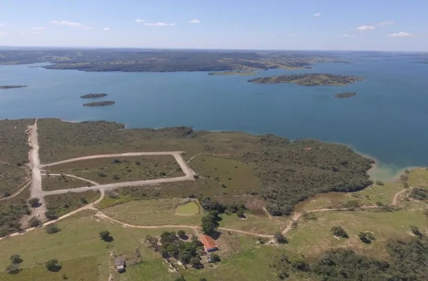 Lote, 1000m2 ás margens do Lago.