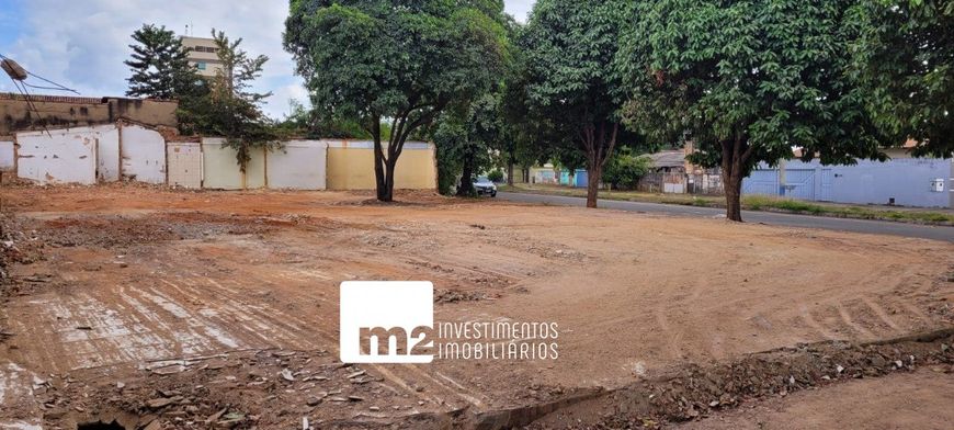 Lote de esquina no Jardim Planalto