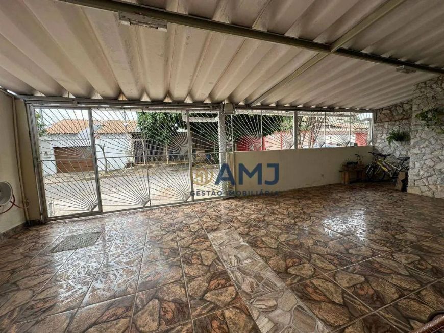 Casa com 3 dormitórios à venda, 213 m² por R$ 387.000,00 - Vila Itatiaia - Goiânia/GO