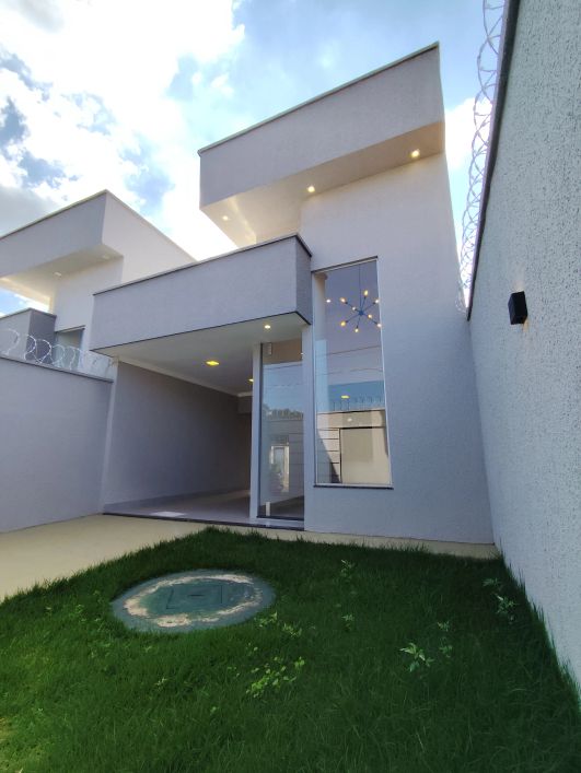 Térrea para venda possui 116 metros quadrados com 3 quartos em Residencial Itaipu - Goiânia - GO