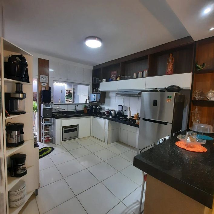 Muito bem bem localizada dentro do setor, na parte mais alta do bairro.