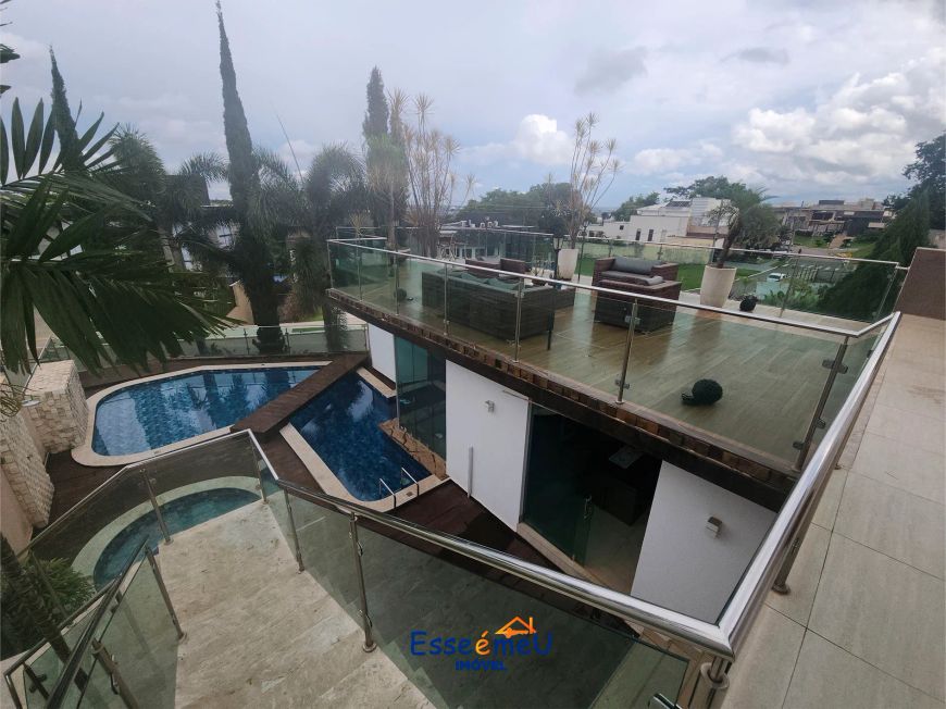 Casa 3 andares espetacular, 5 suítes, elevador, área de lazer fantástica, piscina Condomínio do lago