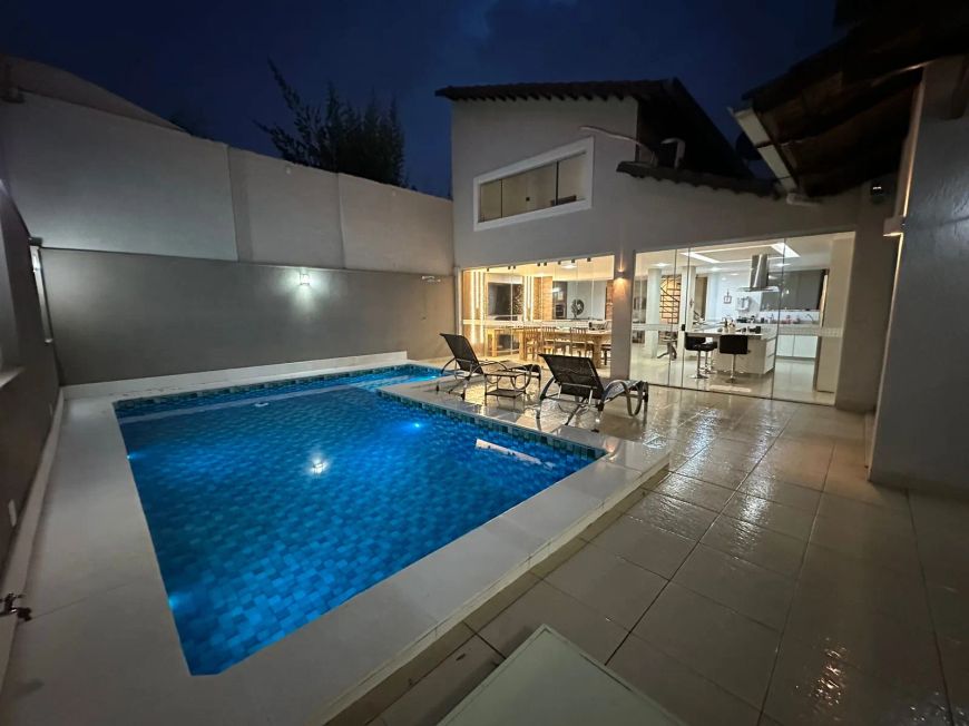 Casa Parque Laranjeiras Casa de Rua com 4 Quarto(s) e 2 banheiro(s) à Venda, 380 por R$ 1.600.000 no