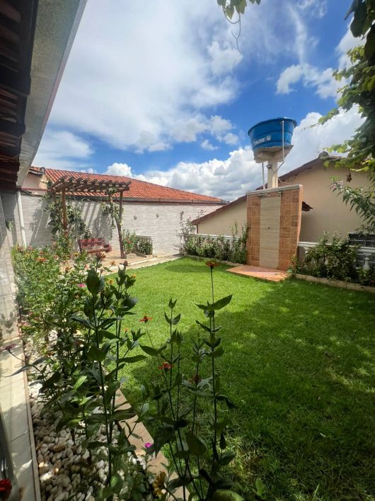 Imóvel para venda tem 267 metros quadrados com 3 quartos em Setor Progresso - Goiânia - GO