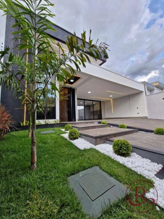Casa com 4 suítes à venda, 238 m² por R$ 1.450.000 - Moinho dos Ventos - Goiânia/GO