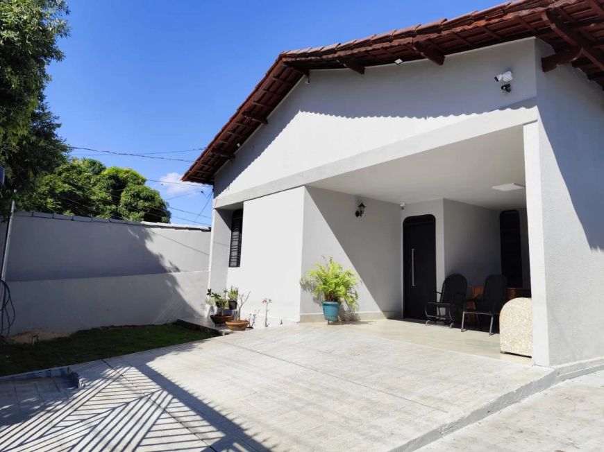 Imóvel para venda possui 230 metros quadrados com 5 quartos em Setor Urias Magalhães - Goiânia - GOC