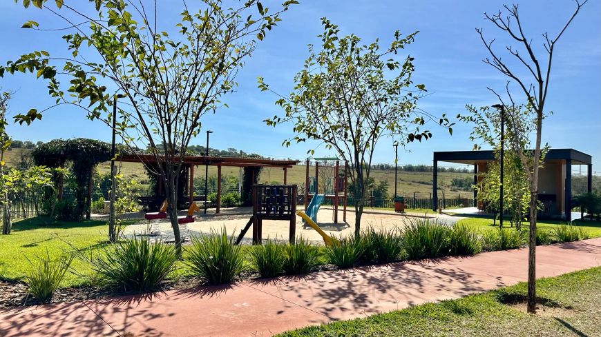 Lote para venda tem 559 metros quadrados em Jardins Itália - Goiânia - GO