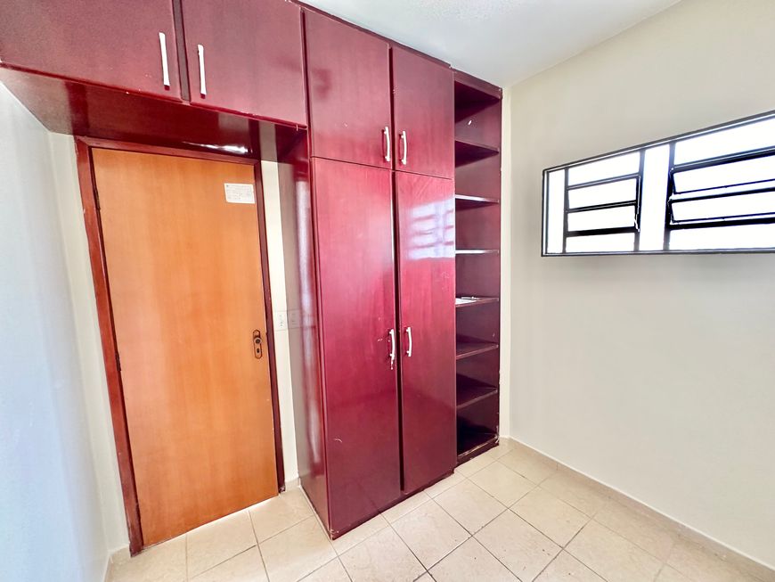 Sobrado para venda com 296 metros, com 5 quartos em Jardim América - Goiânia - GO