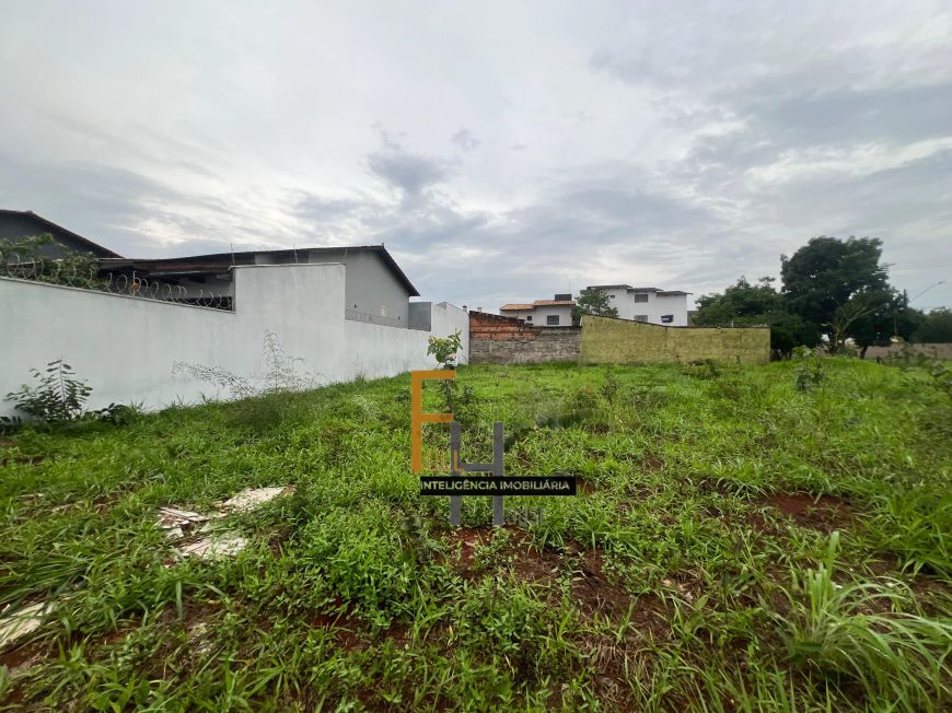 LOTE NO RESIDENCIAL PORTO SEGURO I 300M²