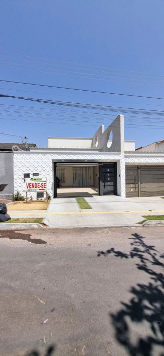 Casa nova com 3 suites