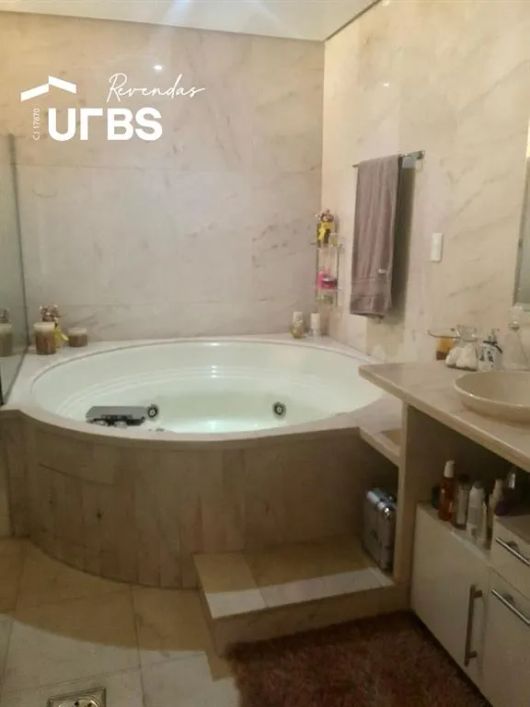 Apartamento 4 suítes Setor Bueno - Vaca Brava