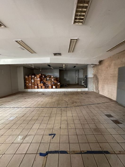 Ponto comercial/Loja/Box para aluguel e venda possui 1100 metros quadrados