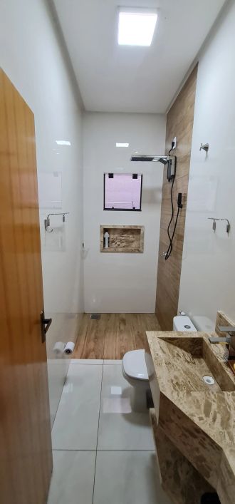 Casa nova à Venda – 3 Quartos, 1 Suíte, Design Moderno