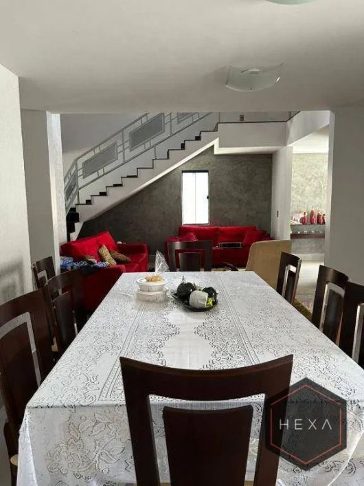 Sobrado com 4 quartos à venda, 300 m² - Setor Goiânia 2 - Goiânia/GO