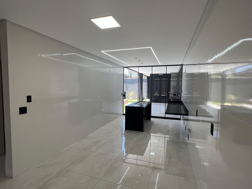 Linda Casa de 3 suítes no Jardim América - novinha