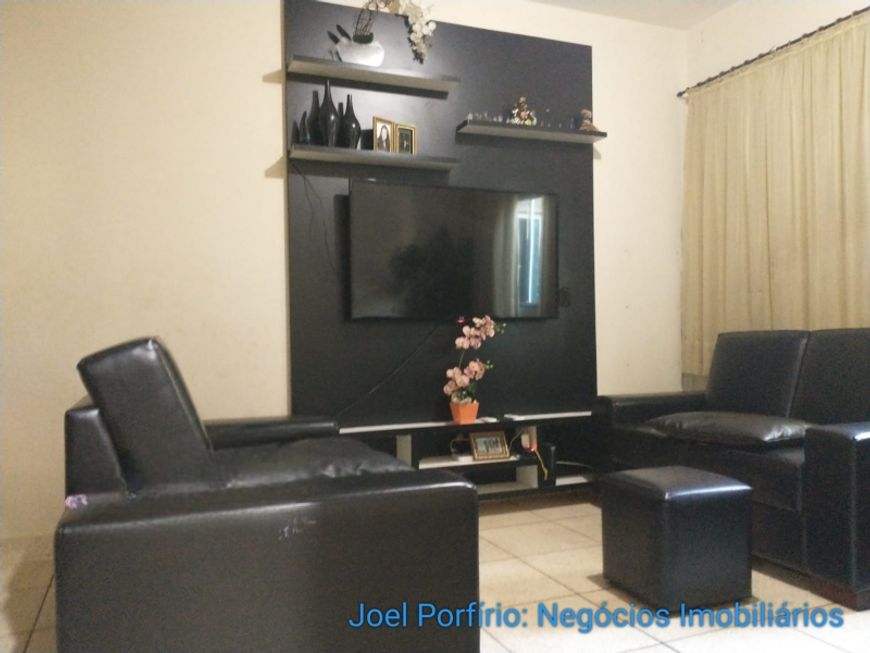 2 Casas a venda: Principal 4 suítes; Área total 392,00m²; Parque Oeste Industrial - Goiânia