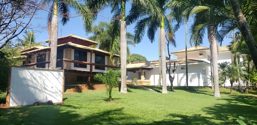 Casa térrea para venda no Aldeia do Vale com 4 quartos sendo 4 Suites (uma Master).