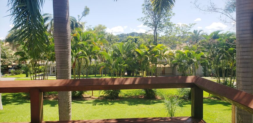 Casa térrea para venda no Aldeia do Vale com 4 quartos sendo 4 Suites (uma Master).