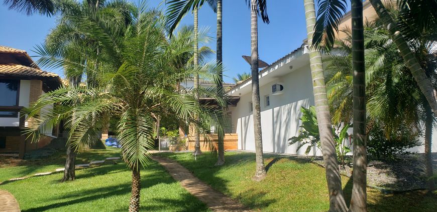 Casa térrea para venda no Aldeia do Vale com 4 quartos sendo 4 Suites (uma Master).