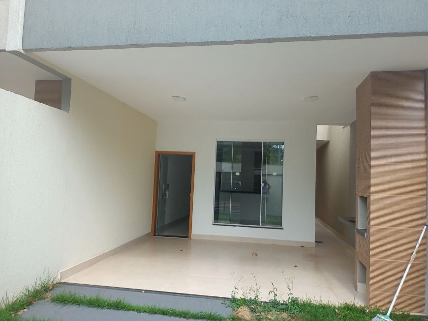 Excelente casa 2 quartos sendo 1 suíte, toda no porcelanato . AVALIAÇÃO Alta