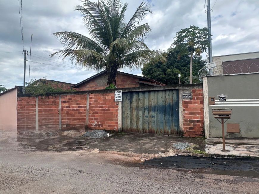 Casa 3 quartos com 1 suíte no Setor Alice Barbosa Casa de Rua com 3 Quarto(s) e 1 banheiro(s) à Vend