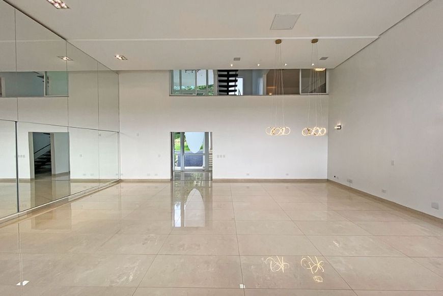 Sobrado 05 suítes para locação, de 532m², R$ 25.800/mês no Aldeia do Vale em Goiânia/GO
