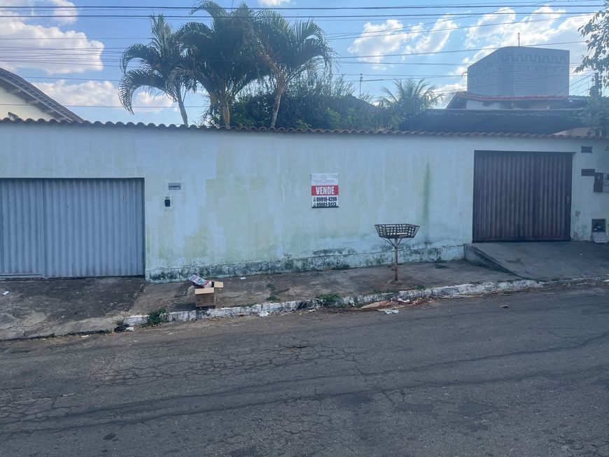 Imóvel para venda possui 180 metros quadrados com 3 quartos em Jardim Brasil - Goiânia - GO
