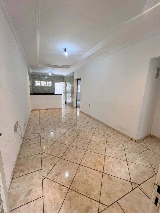 Casa Vila Cristina Casa de Rua com 3 Quarto(s) e 2 banheiro(s) à Venda, 200 por R$ 340.000 no setor