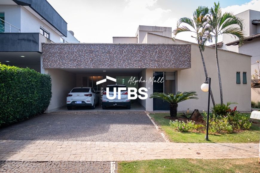 Casa de condomínio térrea para venda possui 213 metros quadrados com 3 quartos