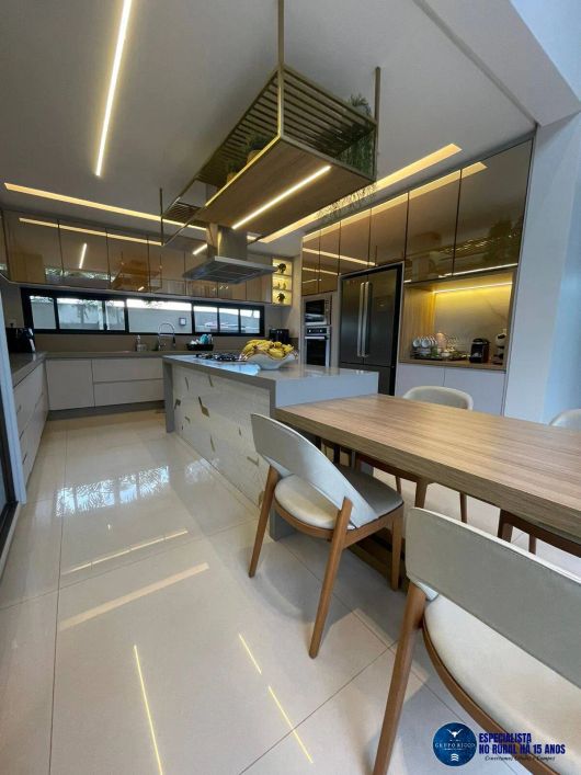 Casa no Alphaville Flamboyant com 5 Suítes