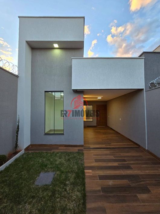 EXCELENTE CASA NO SETOR ALICE BARBOSA - GOIÂNIA/GO