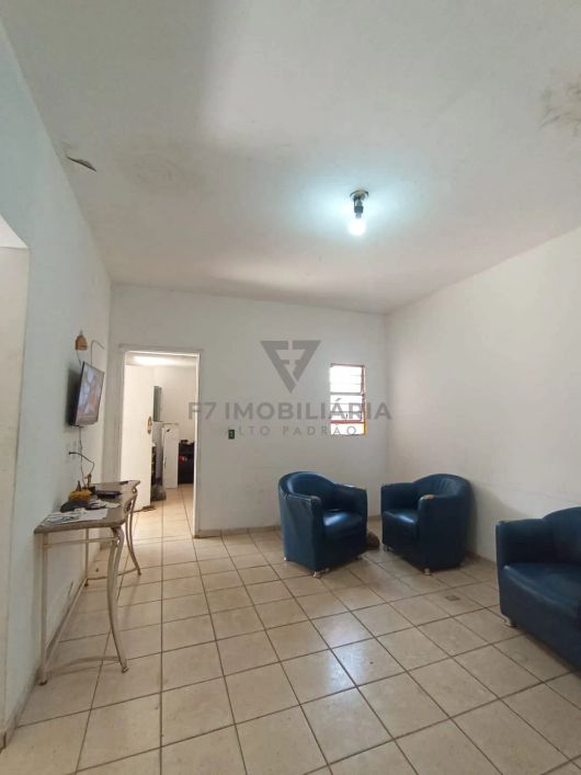 Duas casas e um barracão á venda , 471m²,Setor Pedro Ludovico, Goiânia, GO