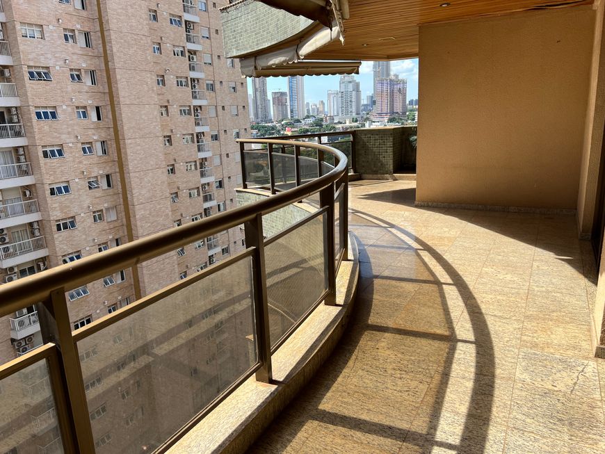 Vendo apartamento 1 por andar no Dallas Garden