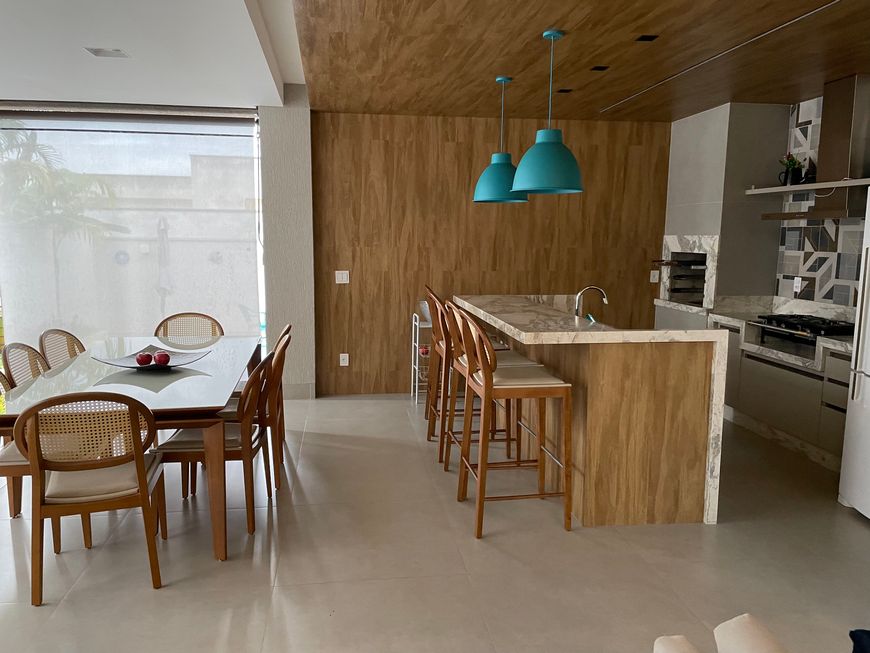 Imóvel para venda possui 269 metros quadrados com 4 quartos