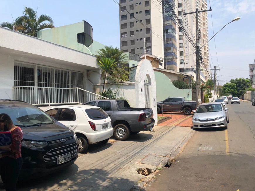 Imovel comercial no Lago das Rosas Casa de Rua com 11 Quarto(s) e 3 banheiro(s) à Venda, 450 por R$