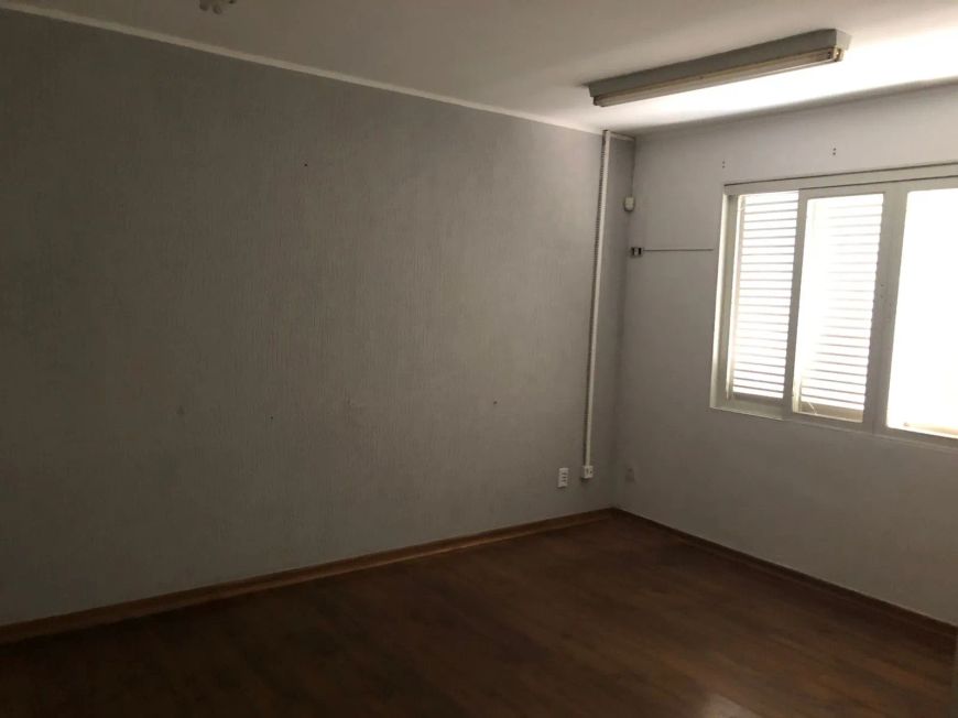 Imovel comercial no Lago das Rosas Casa de Rua com 11 Quarto(s) e 3 banheiro(s) à Venda, 450 por R$