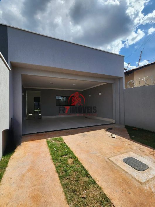 LINDA CASA 3 QUARTOS SETOR JARDIM BALNEÁRIO MEIA PONTE / GO