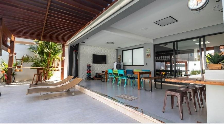 Casa de condomínio para venda com 325 metros quadrados com 5 quartos