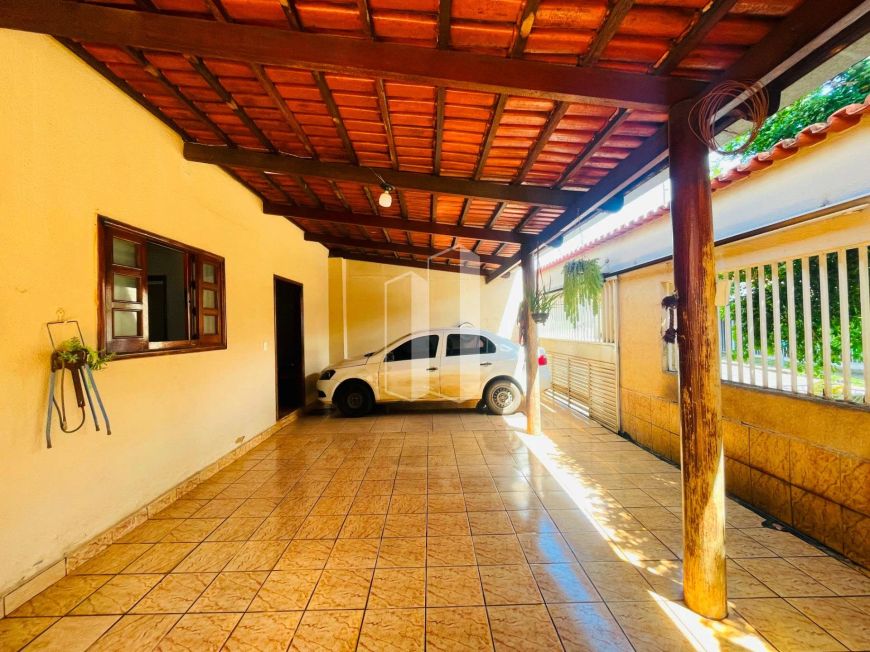 Casa com 4 quartos, sendo 1 suíte no Conj. Aruanã 3